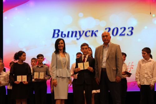 В Азнакаевской детской школе искусств прошёл выпускной вечер