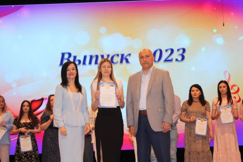 В Азнакаевской детской школе искусств прошёл выпускной вечер