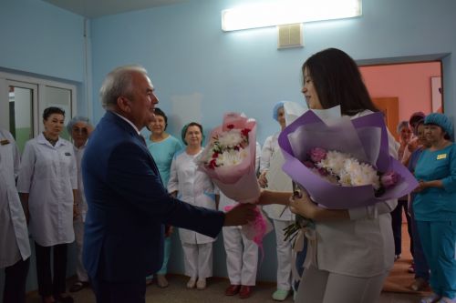 В Азнакаево День акушерки отметили вместе с малышами и их родителями