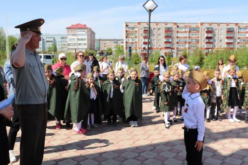 В Азнакаево звучали строевые песни юных солдат