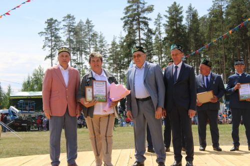 В Азнакаево ярко и зрелищно отпраздновали Сабантуй