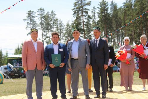 В Азнакаево ярко и зрелищно отпраздновали Сабантуй