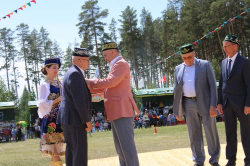 В Азнакаево ярко и зрелищно отпраздновали Сабантуй