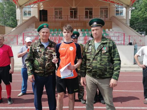 В Азнакаево прошел турнир по футболу среди школьных команд