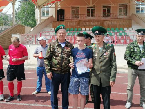 В Азнакаево прошел турнир по футболу среди школьных команд