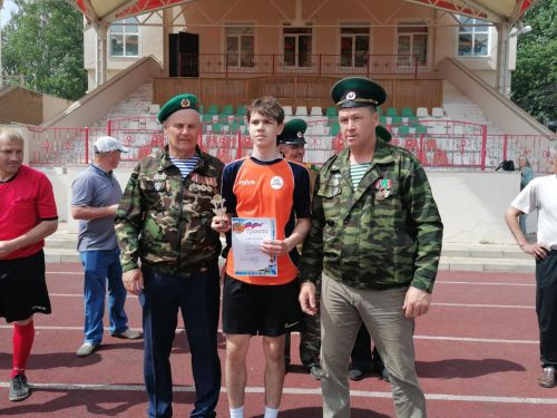 В Азнакаево прошел турнир по футболу среди школьных команд