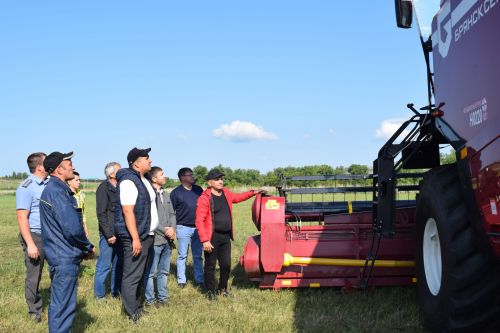 В Азнакаево проверили готовность комбайнов к жатве