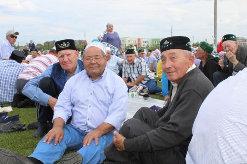 В Азнакаево состоялся большой благотворительный обед в честь праздника Курбан-байрам