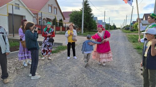 В микрорайоне Монолит присоединились к обряду Сорэн сугу