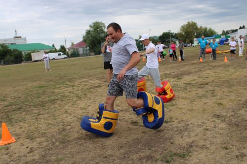 В Азнакаево соревновались самые дружные спортивные семьи