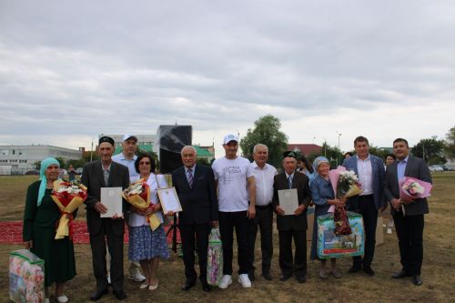 В Азнакаево соревновались самые дружные спортивные семьи