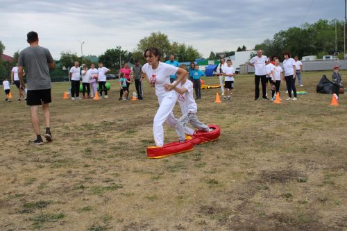 В Азнакаево соревновались самые дружные спортивные семьи
