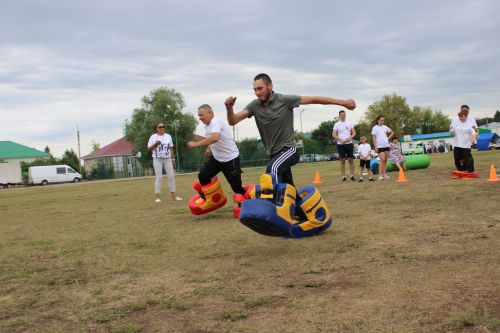 В Азнакаево соревновались самые дружные спортивные семьи