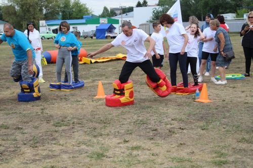 В Азнакаево соревновались самые дружные спортивные семьи