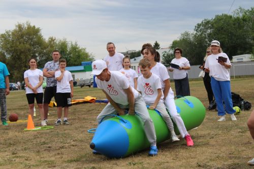 В Азнакаево соревновались самые дружные спортивные семьи