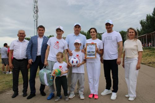 В Азнакаево соревновались самые дружные спортивные семьи