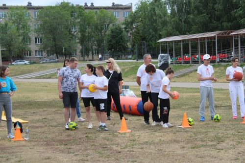 В Азнакаево соревновались самые дружные спортивные семьи