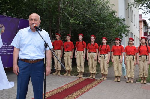 В Азнакаево открыли стелу в память об Идияте Хамидуллине