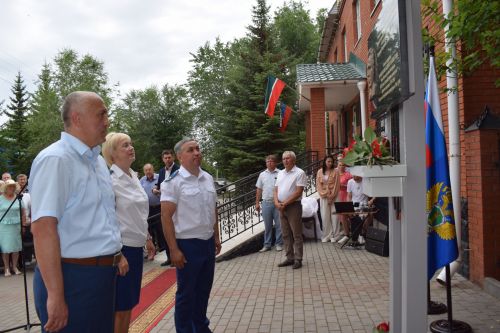 В Азнакаево открыли стелу в память об Идияте Хамидуллине