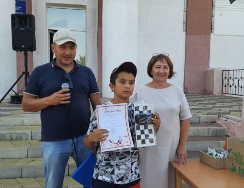Азнакайда гаиләләр шахматта ярышты