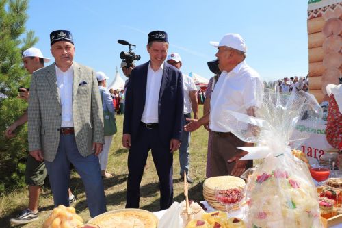 На горе Чатыр-Тау в Азнакаево состоялся фольклорный фестиваль "Чатыр-Тауда жыен"