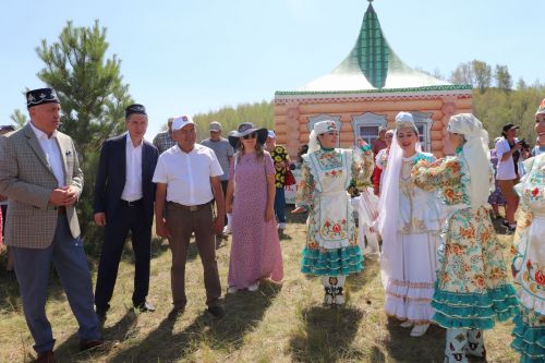 На горе Чатыр-Тау в Азнакаево состоялся фольклорный фестиваль "Чатыр-Тауда жыен"