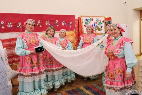 Азнакайлылар чыгышын казанлылар көчле алкышларга күмде