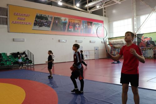 Азнакай мәктәпләре спортта көч сынашты