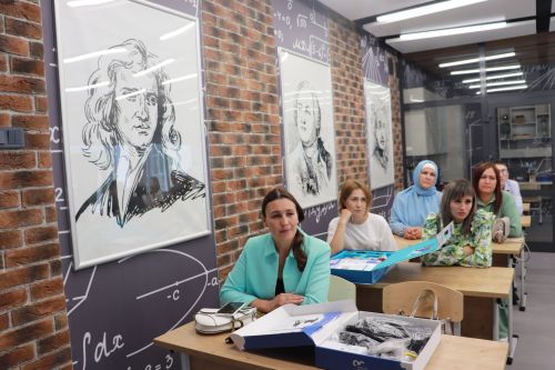 Азнакайда унбишенче “Үсеш ноктасы” үзәге ачылды