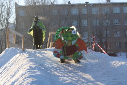 В Азнакаево прошел конкурс креативных саней