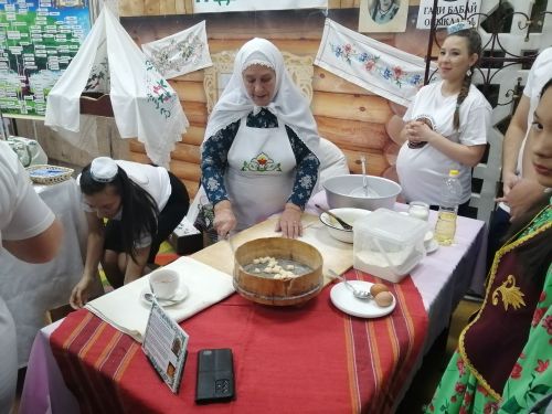В Азнакаево прошел Фестиваль родословной «Эхо веков в истории семьи»