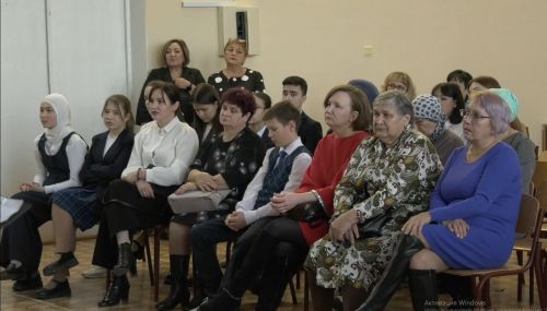 В Азнакаевской гимназии состоялось мероприятие посвящённое ко Дню матери