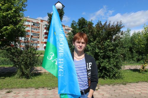 Сегодня в Азнакаево состоялся митинг, посвящённый Дню воздушно-десантных войск