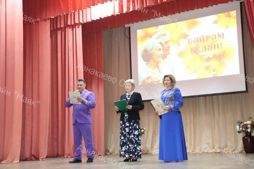 Өлкәннәр көне уңаеннан районда төрледән-төрле чаралар уза