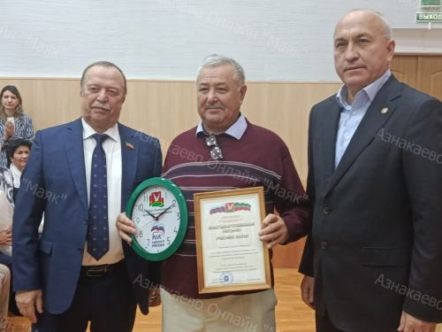 Өлкәннәр көне уңаеннан районда төрледән-төрле чаралар уза
