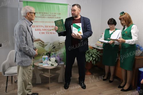 Азнакайда Данис Хәйруллинның иҗат кичәсе гөрләде