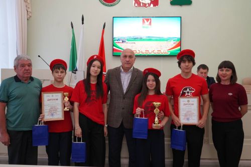 В Азнакаево состоялось еженедельное совещание