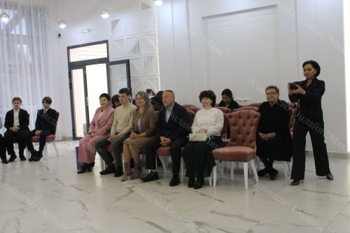 В Азнакаево торжественно вручили удостоверения многодетным семьям