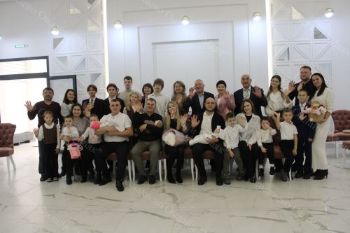 Азнакайда тантаналы рәвештә күп балалы гаиләләргә таныклыклар тапшырдылар
