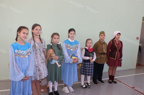Азнакайда өлкән яшьтәге укытучыларны хөрмәтләделәр