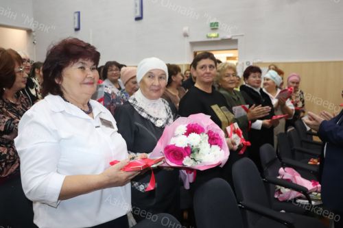 В Азнакаево прошел праздник ко Дню учителя