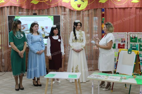 Азнакайда “Туган тел остазы”н ачыкладылар