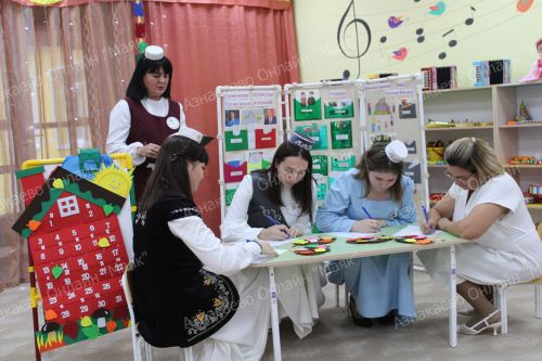 Азнакайда “Туган тел остазы”н ачыкладылар