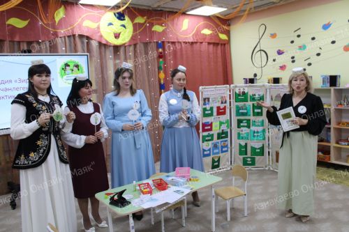Азнакайда “Туган тел остазы”н ачыкладылар