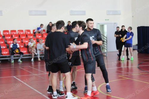 Азнакайда махсус хәрби операциядә һәлак булган Артур Хәнипов истәлегенә волейбол ярышлары бара