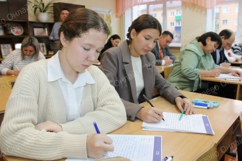 Азнакайлылар «Татарча диктант» акциясенә кушылдылар