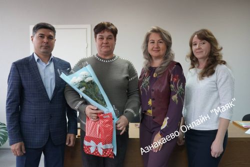 Азнакайда почтальоннарны хөрмәтләделәр
