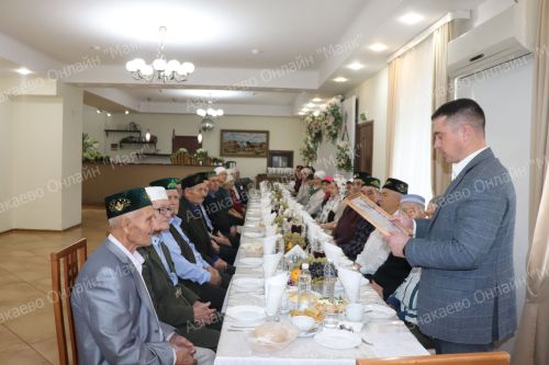 Зәкиев Тәлгать Зәки улы 90 яшьлек юбилее уңаеннан котлаулар кабул итте