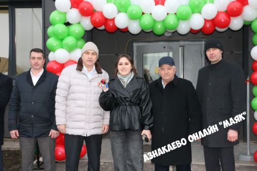 Азнакайда тугыз катлы йорт үз ишекләрен ачты