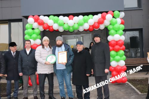 Азнакайда тугыз катлы йорт үз ишекләрен ачты